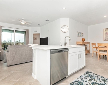 12280 Wellen Golf Street - Photo Thumbnail 9