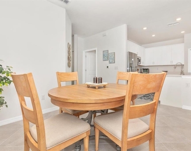 12280 Wellen Golf Street - Photo Thumbnail 13