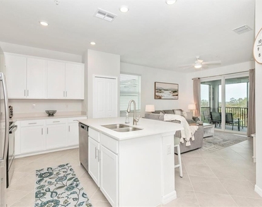 12280 Wellen Golf Street - Photo Thumbnail 8