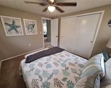 858 E 7th Street - Photo Thumbnail 16