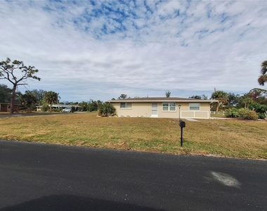 858 E 7th Street - Photo Thumbnail 1