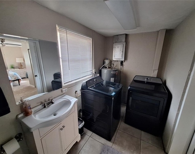 858 E 7th Street - Photo Thumbnail 10