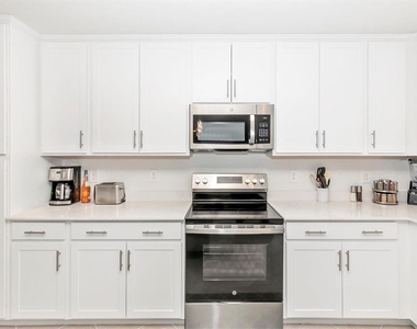 17565 Opal Sand Drive - Photo Thumbnail 9