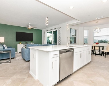 17565 Opal Sand Drive - Photo Thumbnail 10