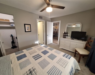 708 Tamiami Trail S - Photo Thumbnail 13