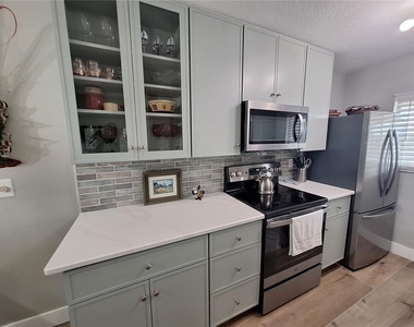 708 Tamiami Trail S - Photo Thumbnail 11