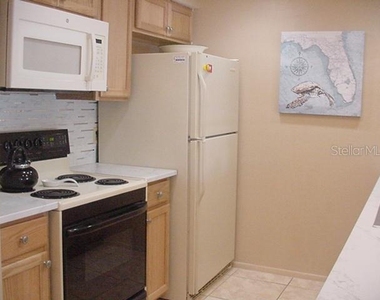 533 Circlewood Drive - Photo Thumbnail 3