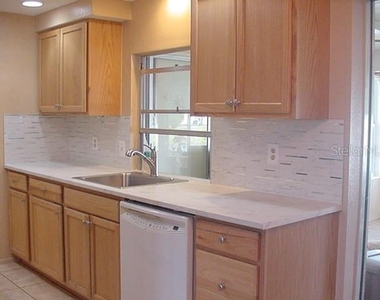533 Circlewood Drive - Photo Thumbnail 2