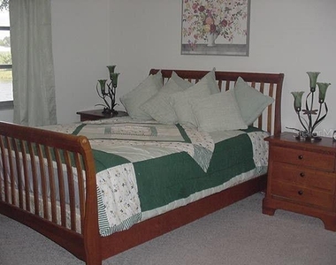 533 Circlewood Drive - Photo Thumbnail 11