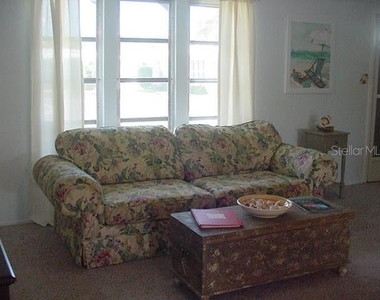 533 Circlewood Drive - Photo Thumbnail 5