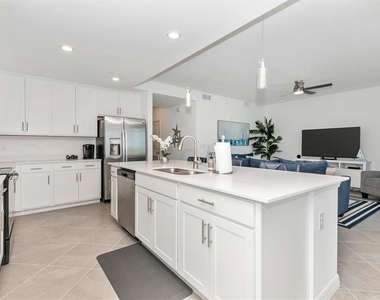 12280 Wellen Golf Street - Photo Thumbnail 13