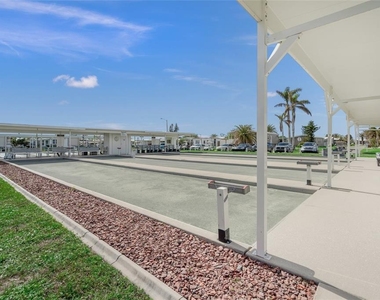 303 Marlette Drive - Photo Thumbnail 4