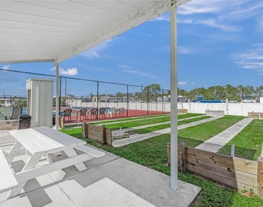 303 Marlette Drive - Photo Thumbnail 3