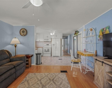 303 Marlette Drive - Photo Thumbnail 14