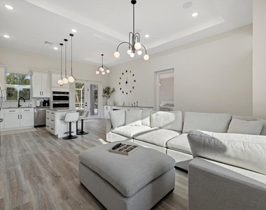 2938 Jason Street - Photo Thumbnail 5