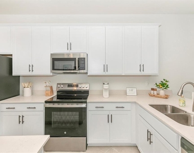 12320 Wellen Golf Street - Photo Thumbnail 6