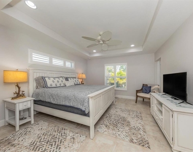 236 Holly Road - Photo Thumbnail 23