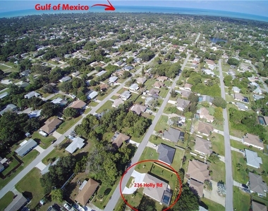 236 Holly Road - Photo Thumbnail 3