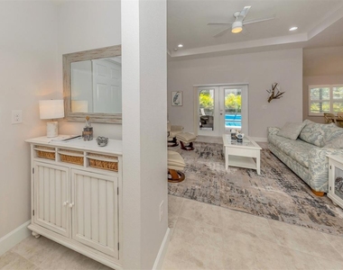 236 Holly Road - Photo Thumbnail 5