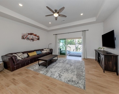 1190 Euclid Road - Photo Thumbnail 16