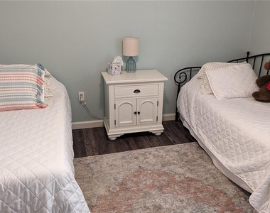 617 Indiana Avenue - Photo Thumbnail 24