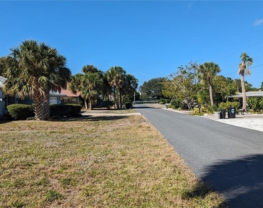 617 Indiana Avenue - Photo Thumbnail 2