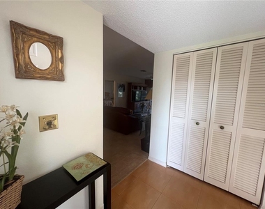 338 Cerromar Way N - Photo Thumbnail 4