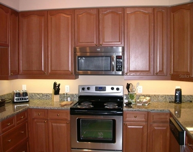 10313 Hebblewhite Court - Photo Thumbnail 19