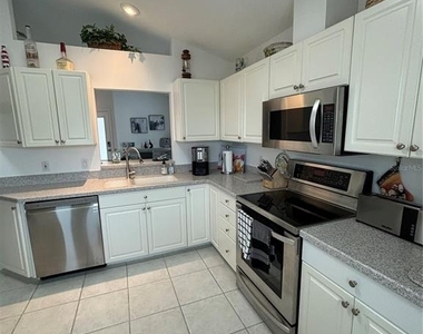1332 Capri Isles Boulevard - Photo Thumbnail 10