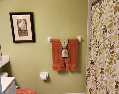 400 Ravinia Circle - Photo Thumbnail 15