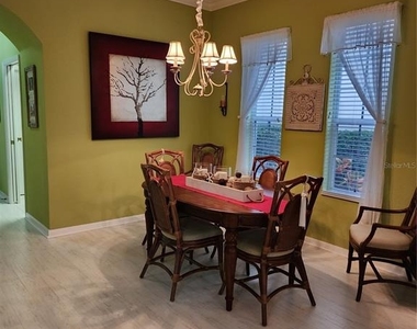 400 Ravinia Circle - Photo Thumbnail 8