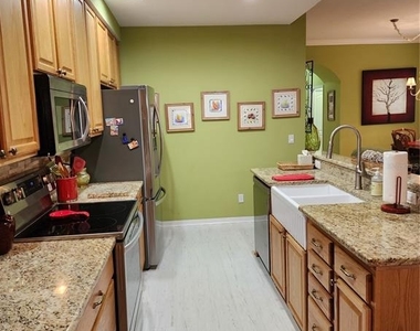 400 Ravinia Circle - Photo Thumbnail 5