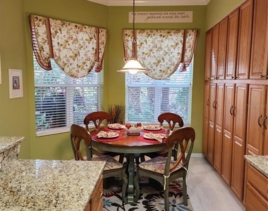 400 Ravinia Circle - Photo Thumbnail 6