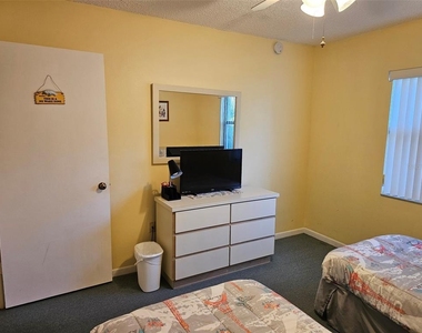 4655 W 46th Street Court - Photo Thumbnail 27