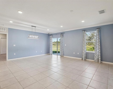 2410 Park Avenue - Photo Thumbnail 4