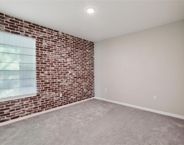 2410 Park Avenue - Photo Thumbnail 15