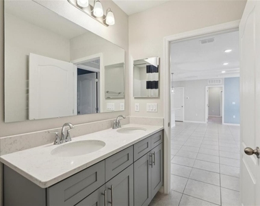 2410 Park Avenue - Photo Thumbnail 18