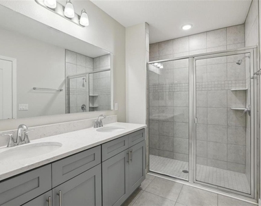 2410 Park Avenue - Photo Thumbnail 23