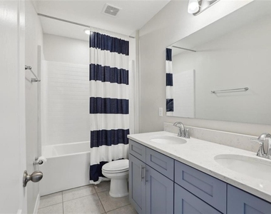2410 Park Avenue - Photo Thumbnail 17