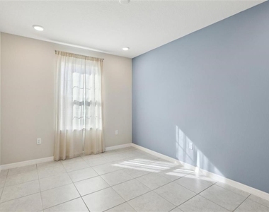 2410 Park Avenue - Photo Thumbnail 10
