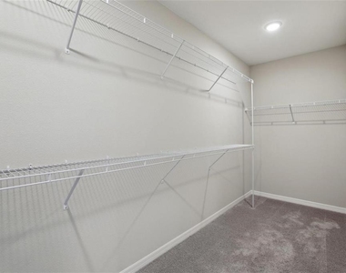 2410 Park Avenue - Photo Thumbnail 24