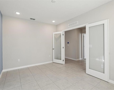2410 Park Avenue - Photo Thumbnail 11