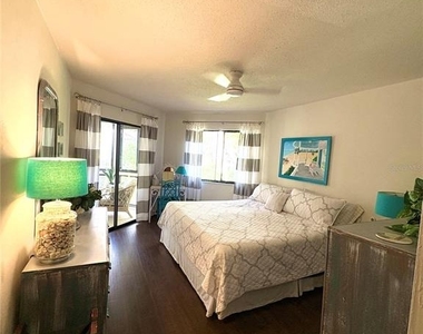 10 Oakmont Court - Photo Thumbnail 7