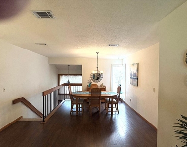 10 Oakmont Court - Photo Thumbnail 1