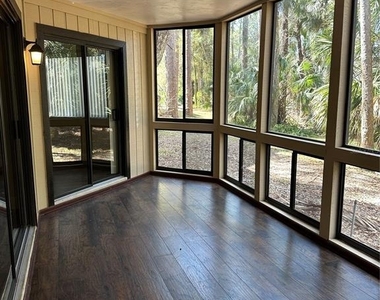 4600 E Moody Boulevard - Photo Thumbnail 16