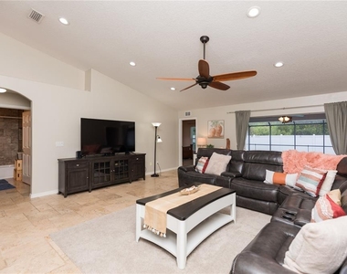 7 Lancaster Lane - Photo Thumbnail 28