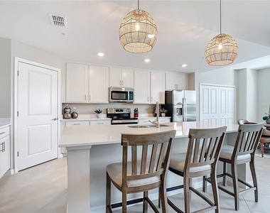 12470 Wellen Golf Street - Photo Thumbnail 12