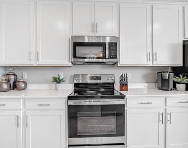 12470 Wellen Golf Street - Photo Thumbnail 15