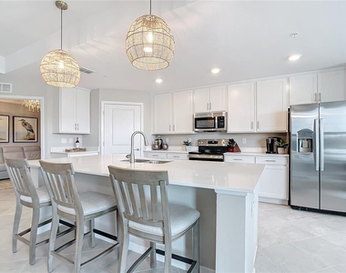 12470 Wellen Golf Street - Photo Thumbnail 17