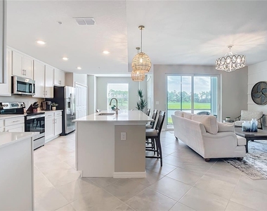 12470 Wellen Golf Street - Photo Thumbnail 11